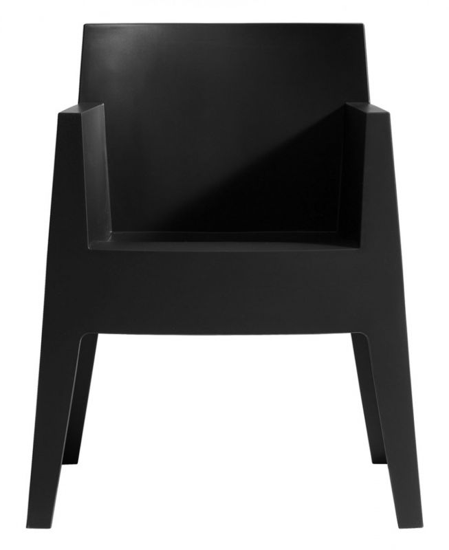 Schwarzer Driade Toy Armlehnstuhl aus Polypropylen, moderner Designstuhl für Wohnzimmer und Garten, Frontansicht.